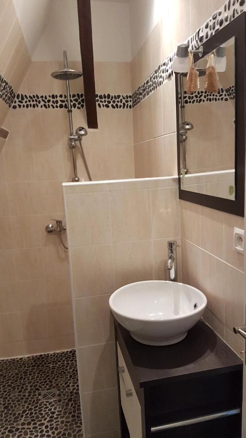 Bed and Breakfast La Belmontaise Beaumont-sur-Sarthe Екстер'єр фото